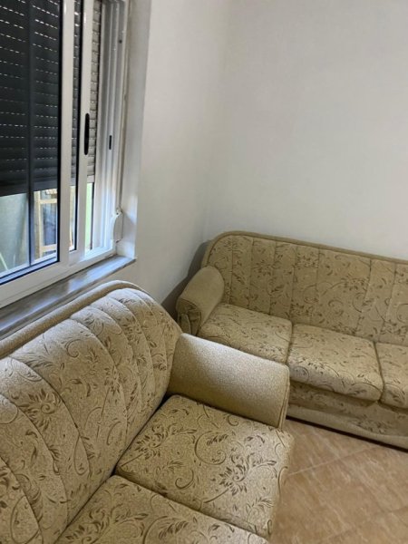 Tirane, jepet me qera apartament 2+1 Kati 3, 120 m² 400 € (Fakulteti i Mjeksise)
