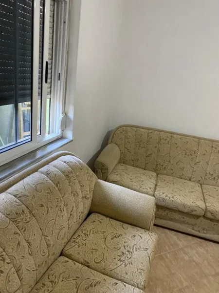 Tirane, jepet me qera apartament 2+1 Kati 3, 120 m² 400 € (Fakulteti i Mjeksise)
