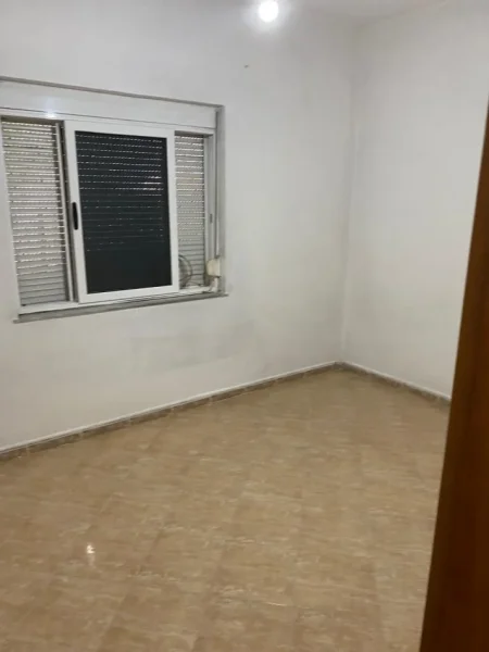 Tirane, jepet me qera apartament 2+1 Kati 3, 120 m² 400 € (Fakulteti i Mjeksise)