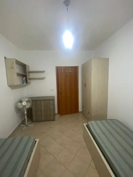 Tirane, jepet me qera apartament 2+1 Kati 6, 98 m² 600 € (Rr. Dibres)