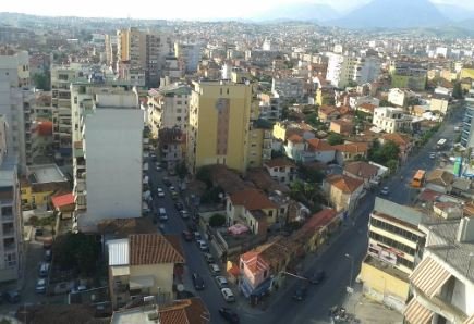 Tirane, jepet me qera apartament 3+1 Kati 3, 90 m² 348 € (Siri kodra)