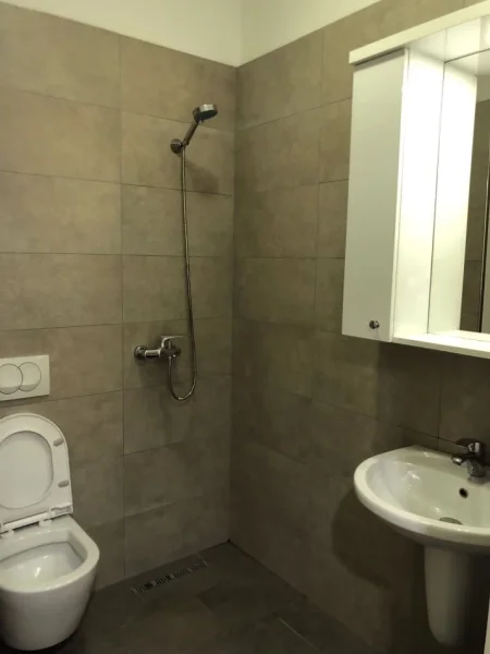 Tirane, jepet me qera 2+1+Ballkon Kati 4, 100 m² 700 € (Panorama)