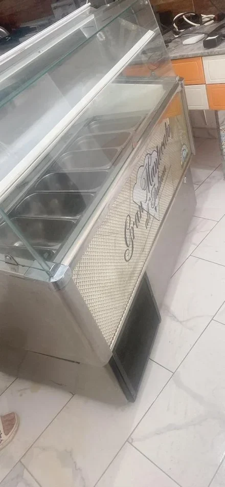 Kurbin, shes frigorifer