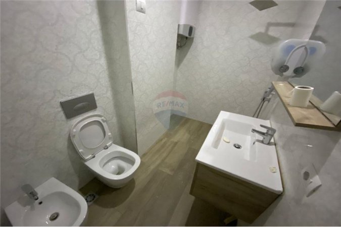Tirane, jepet me qera apartament 3+1 Kati 2, 115 m² 750 € (Myslym Shyri)