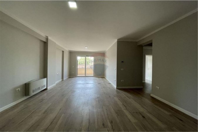 Tirane, jepet me qera apartament 3+1 Kati 2, 115 m² 750 € (Myslym Shyri)