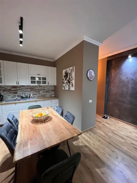 Tirane, shitet apartament 2+1+Ballkon Kati 3, 108 m² 225.000 € (Rruga e liqenit te thate)