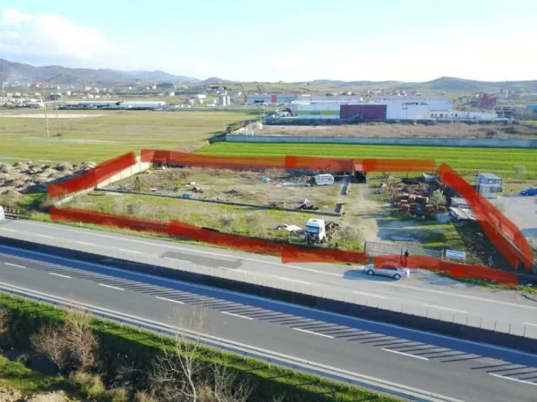 Durres, shitet toke , 3.700 m² 370.000 € (Autostrada Tirane-Durres)