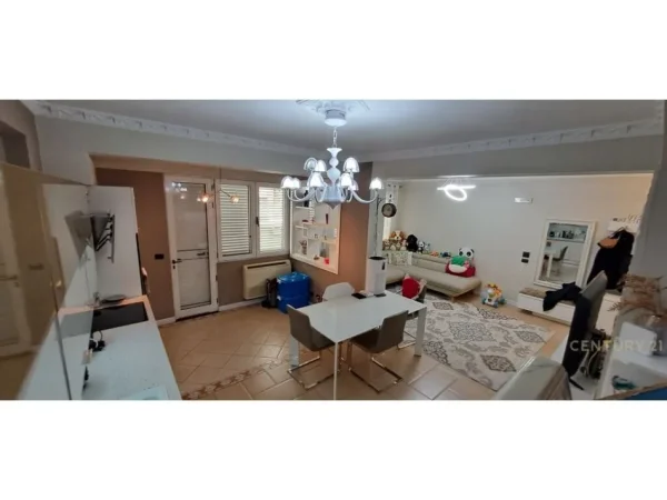 Tirane, shes apartament 2+1+2+POST PARKIMI , 145 m² 449.000 € (Ish Blloku)