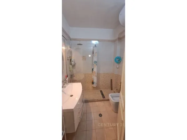 Tirane, shes apartament 2+1+2+POST PARKIMI , 145 m² 449.000 € (Ish Blloku)