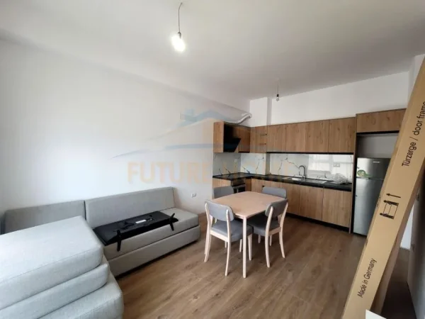 Tirane, jepet me qera apartament 1+1 Kati 2, 53 m² 350 € (Ali Demi)