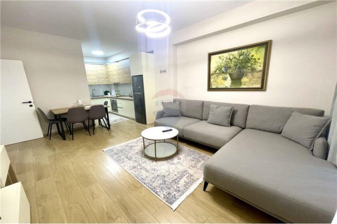 Tirane, jepet me qera apartament 1+1 Kati 5, 65 m² 500 € (riza cerova)