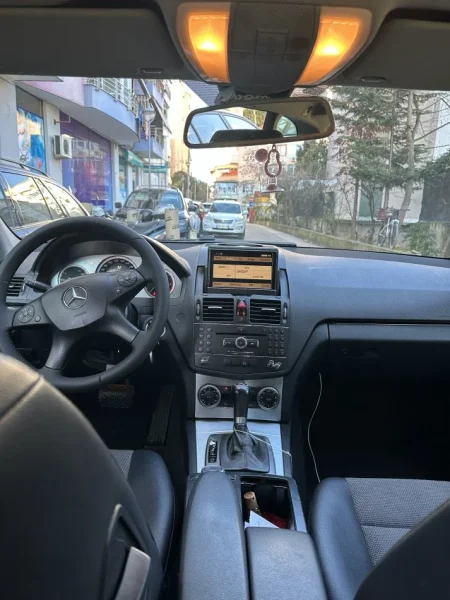 Tirane, shes me portobagazh Benz c220 Nafte, gri e erret automatik Kondicioner 1 km 6.000 €