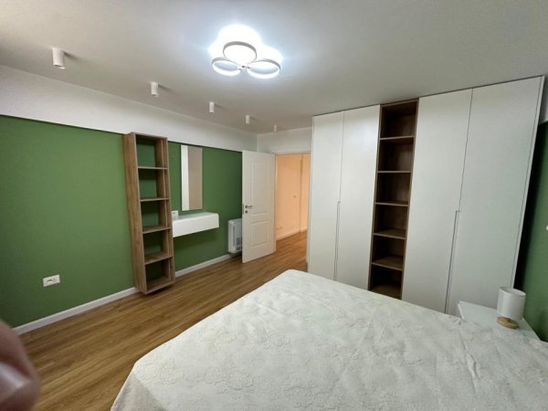 Tirane, jepet me qera apartament duplex 2+1+Ballkon Kati 3, 110 m² 1.500 € (QENDER)