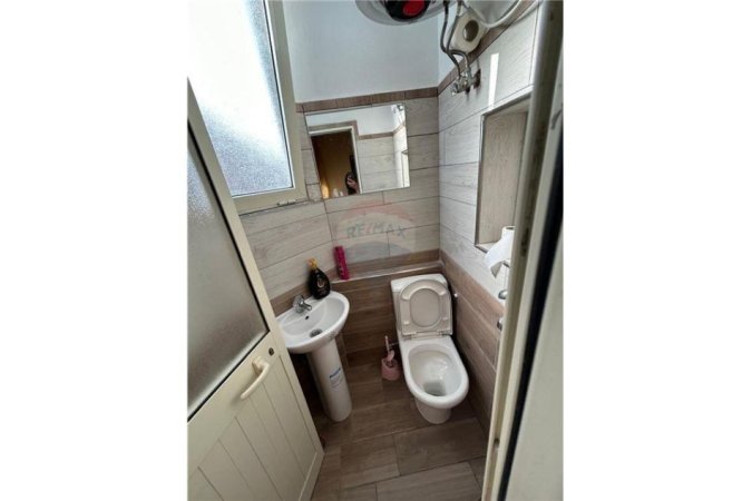 Tirane, jepet me qera apartament 1+1 Kati 2, 60 m² 350 € (Rruga Gjon Mili)