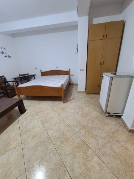 Tirane, jepet me qera garsonier 1 Katshe Kati 1, 39 m² 200 € (Rruga:Jordan Misja)