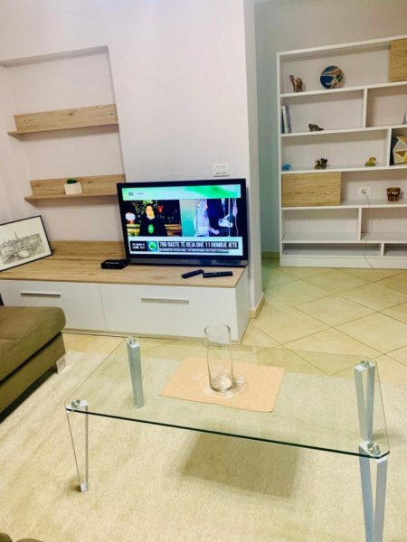 Tirane, jap me qera apartament 2+1+Ballkon Kati 5, 80 m² 600 € (Myslym shyr , prane okaidit)