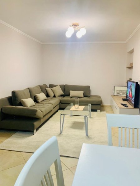 Tirane, jap me qera apartament 2+1+Ballkon Kati 5, 80 m² 600 € (Myslym shyr , prane okaidit)