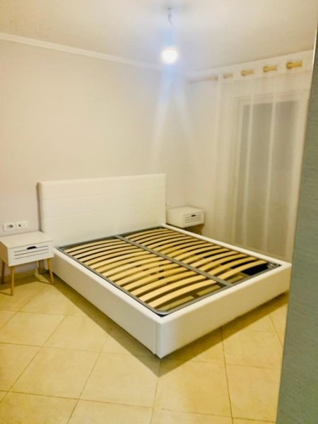 Tirane, jap me qera apartament 2+1+Ballkon Kati 5, 80 m² 600 € (Myslym shyr , prane okaidit)