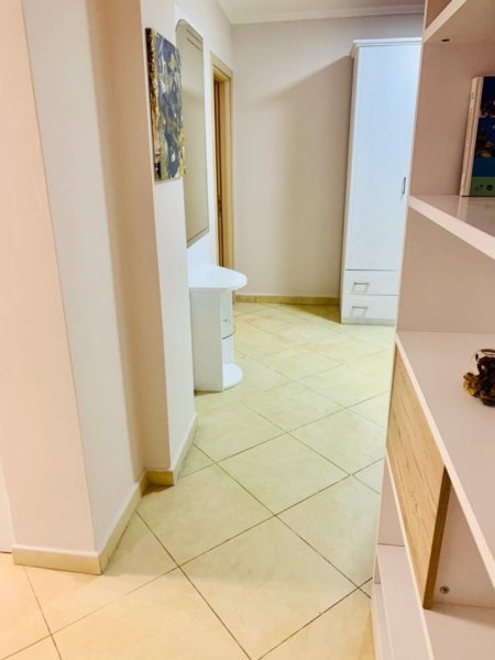 Tirane, jap me qera apartament 2+1+Ballkon Kati 5, 80 m² 600 € (Myslym shyr , prane okaidit)
