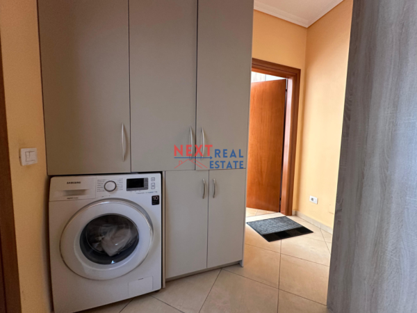 Vlore, jepet me qera apartament 3+1+Ballkon Kati 7, 153 m² 650 € (VLORE-SKELE)