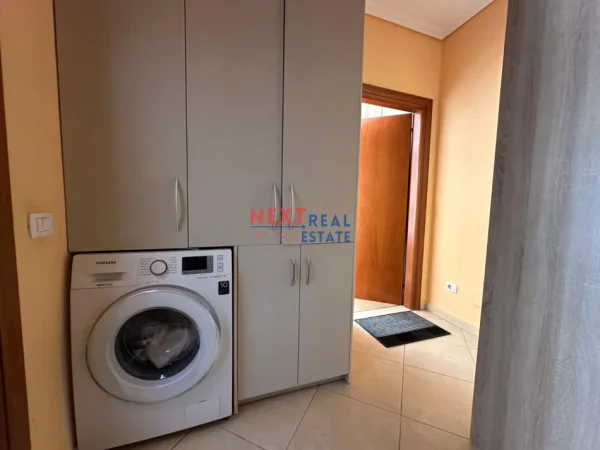 Vlore, jepet me qera apartament 3+1+Ballkon Kati 7, 153 m² 650 € (VLORE-SKELE)