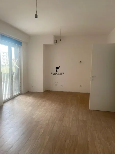 Tirane, jepet me qera apartament 3+1 Kati 3, 72 m² 60.000 € (STACIONI TRENIT)