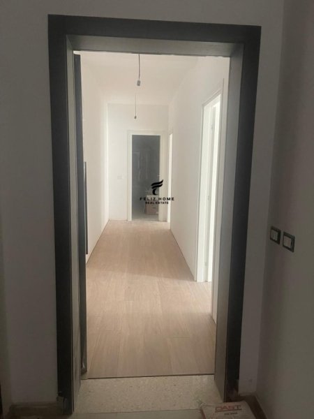 Tirane, jepet me qera apartament 3+1 Kati 3, 72 m² 60.000 € (STACIONI TRENIT)