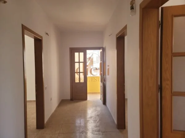 Tirane, shitet 3+1+Ballkon Kati 3, 157 m² 230.000 € (Komuna e Parisit)