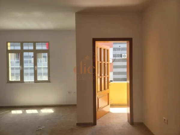 Tirane, shitet 3+1+Ballkon Kati 3, 157 m² 230.000 € (Komuna e Parisit)