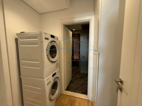 Tirane, jepet me qera Vile 3 Katshe , 224 m² 3.000 € (Lunder)