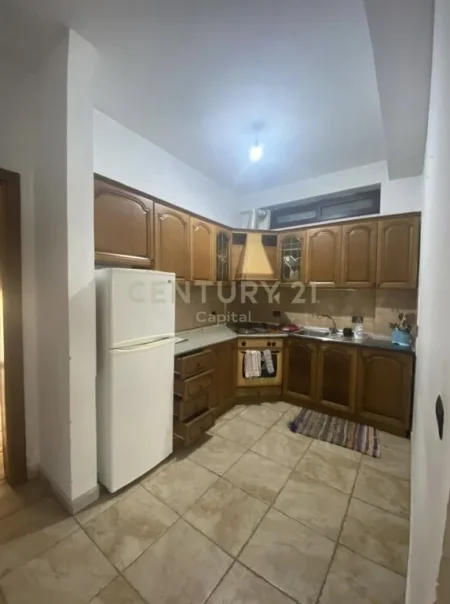 Tirane, jepet me qera apartament 3+1+Aneks+Ballkon Kati 6, 100 m² 700 € (Rruga Mine Peza)