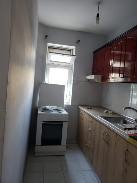 Tirane, jepet me qera 1+1+Aneks+Ballkon , 74 m² 35.000 € (Bulevardi Bajram Curri prane gjymnazit besnik Sykja)