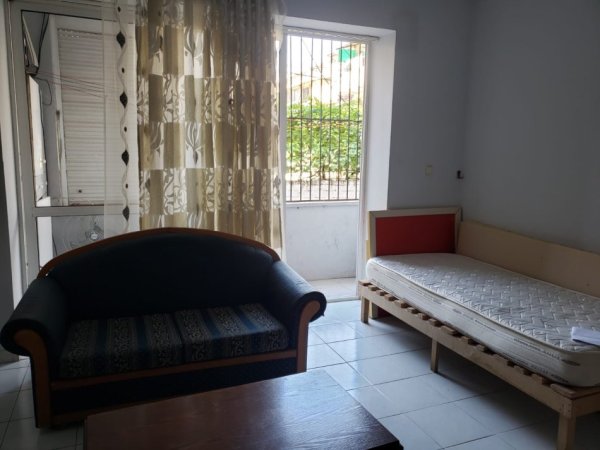 Tirane, jepet me qera 1+1+Aneks+Ballkon , 74 m² 35.000 € (Bulevardi Bajram Curri prane gjymnazit besnik Sykja)