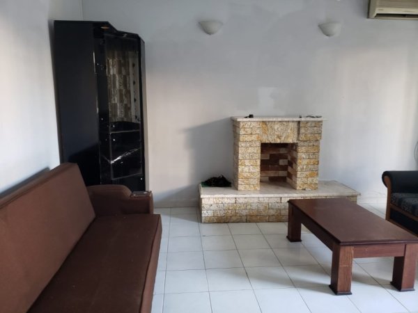Tirane, jepet me qera 1+1+Aneks+Ballkon , 74 m² 35.000 € (Bulevardi Bajram Curri prane gjymnazit besnik Sykja)
