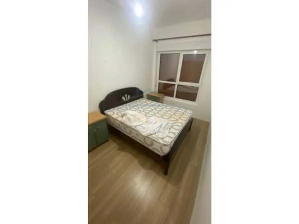 Tirane, jepet me qera apartament 2+1+Ballkon Kati 4, 73 m² 400 € (Ali Demi)