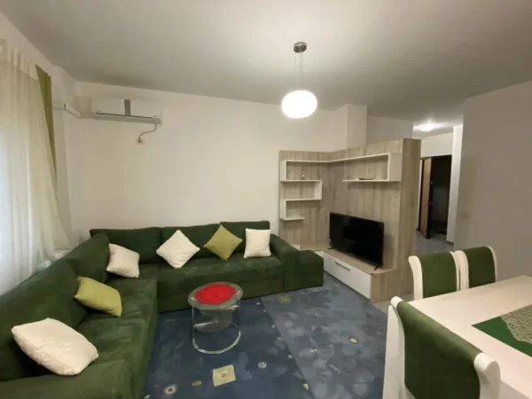 Tirane, jepet me qera apartament 1+1 Kati 2, 70 m² 400 € (Liqeni i Thate)