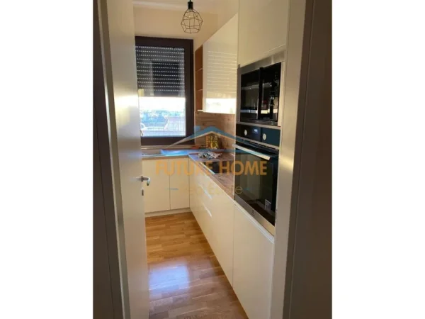 Tirane, jepet me qera apartament 1+1 Kati 6, 67 m² 1.000 € (rruga e barrikadave)