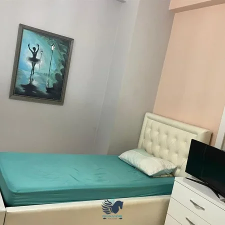 Tirane, jepet me qera apartament 2+1 Kati 8, 90 m² 450 € (Astir)