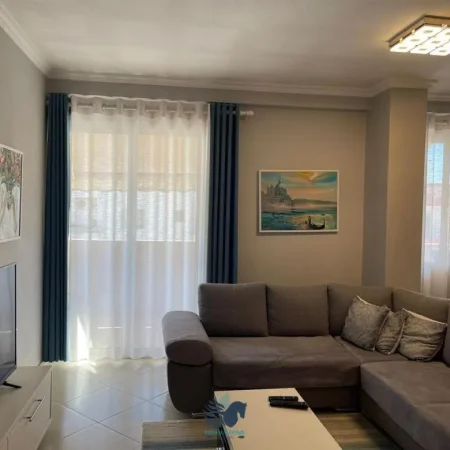 Tirane, jepet me qera apartament 2+1 Kati 8, 90 m² 450 € (Astir)
