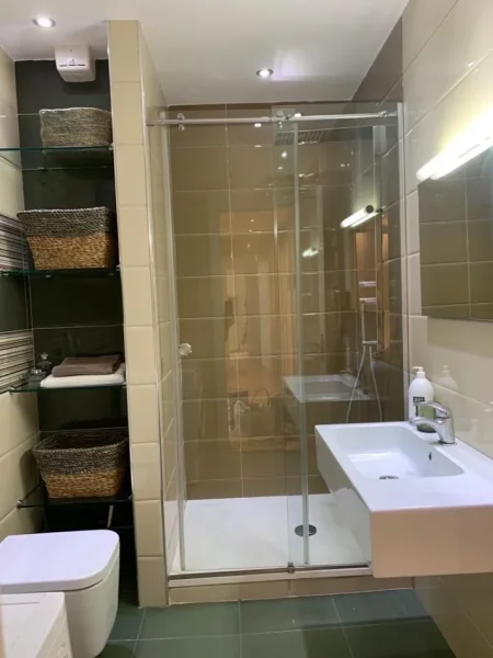 Tirane, shitet apartament 2+1+Ballkon Kati 3, 95 m² 200.000 € (Liqeni i Thate)