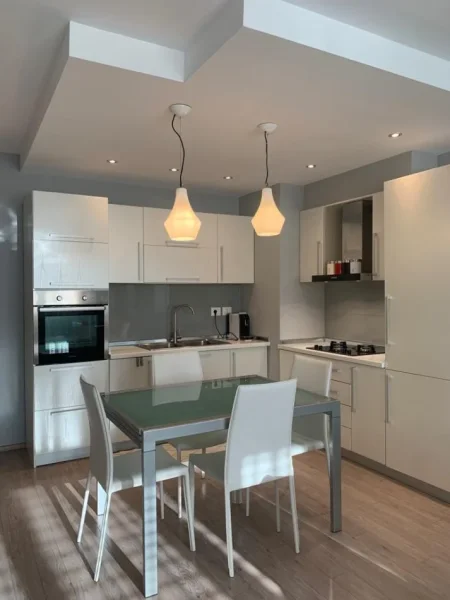 Tirane, shitet apartament 2+1+Ballkon Kati 3, 95 m² 200.000 € (Liqeni i Thate)