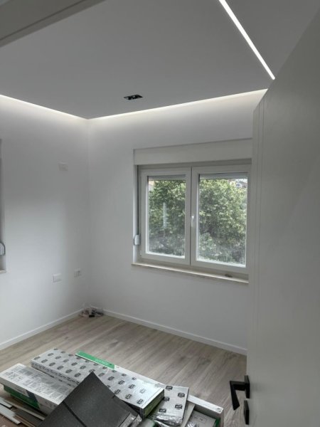 Tirane, jepet me qera apartament 2+1 Kati 4, 62 m² 800 € (Blloku)