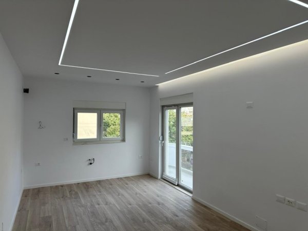 Tirane, jepet me qera apartament 2+1 Kati 4, 62 m² 800 € (Blloku)