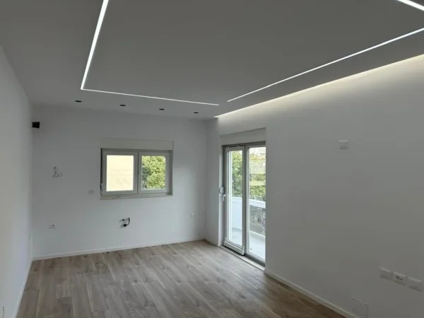 Tirane, jepet me qera apartament 2+1 Kati 4, 62 m² 800 € (Blloku)