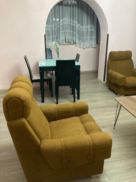 Tirane, jepet me qera apartament 1+1 Kati 4, 65 m² 450 € (Pazar i ri)