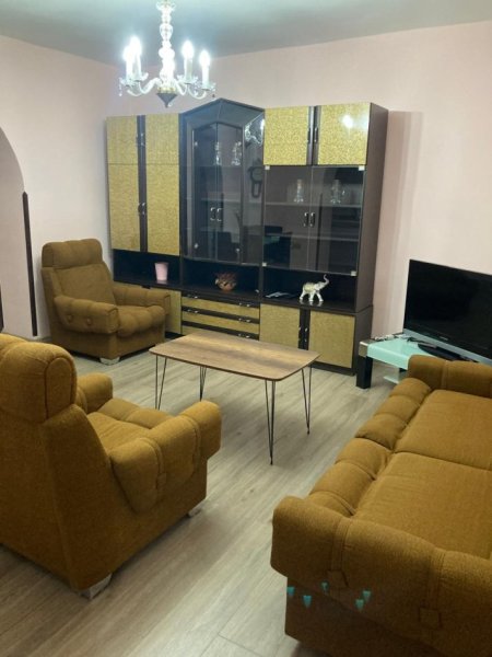 Tirane, jepet me qera apartament 1+1 Kati 4, 65 m² 450 € (Pazar i ri)