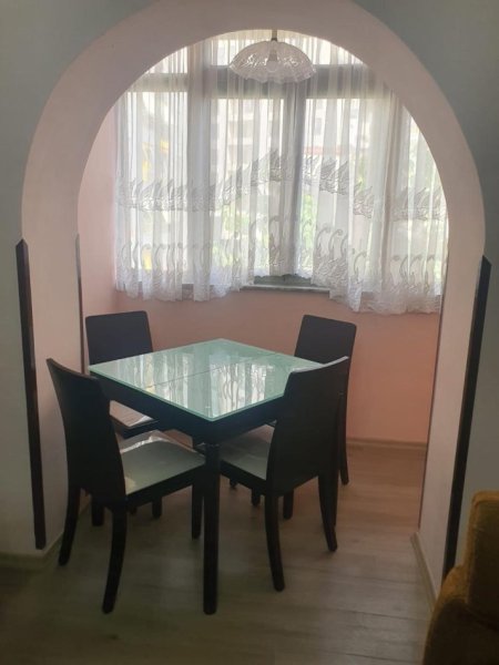 Tirane, jepet me qera apartament 1+1 Kati 4, 65 m² 450 € (Pazar i ri)