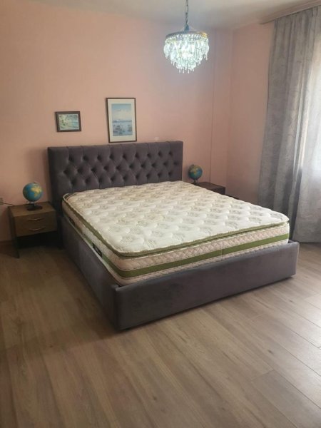 Tirane, jepet me qera apartament 1+1 Kati 4, 65 m² 450 € (Pazar i ri)