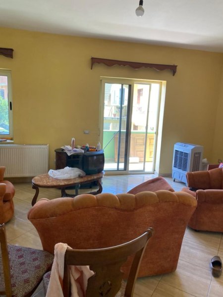 Tirane, jepet me qera apartament 2+1 Kati 3, 96 m² 400 € (QSUT)