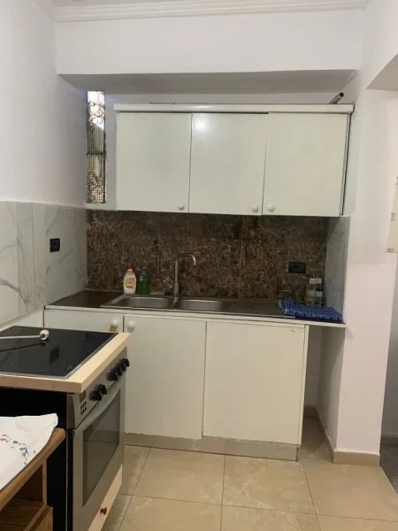 Tirane, jepet me qera apartament 2+1 Kati 1, 50 m² 299 € (ALI DEMI)